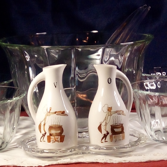 Toscany Salad Set & Ceramic Olive Oil & Vinegar Cruet Set - Picture 2 of 16